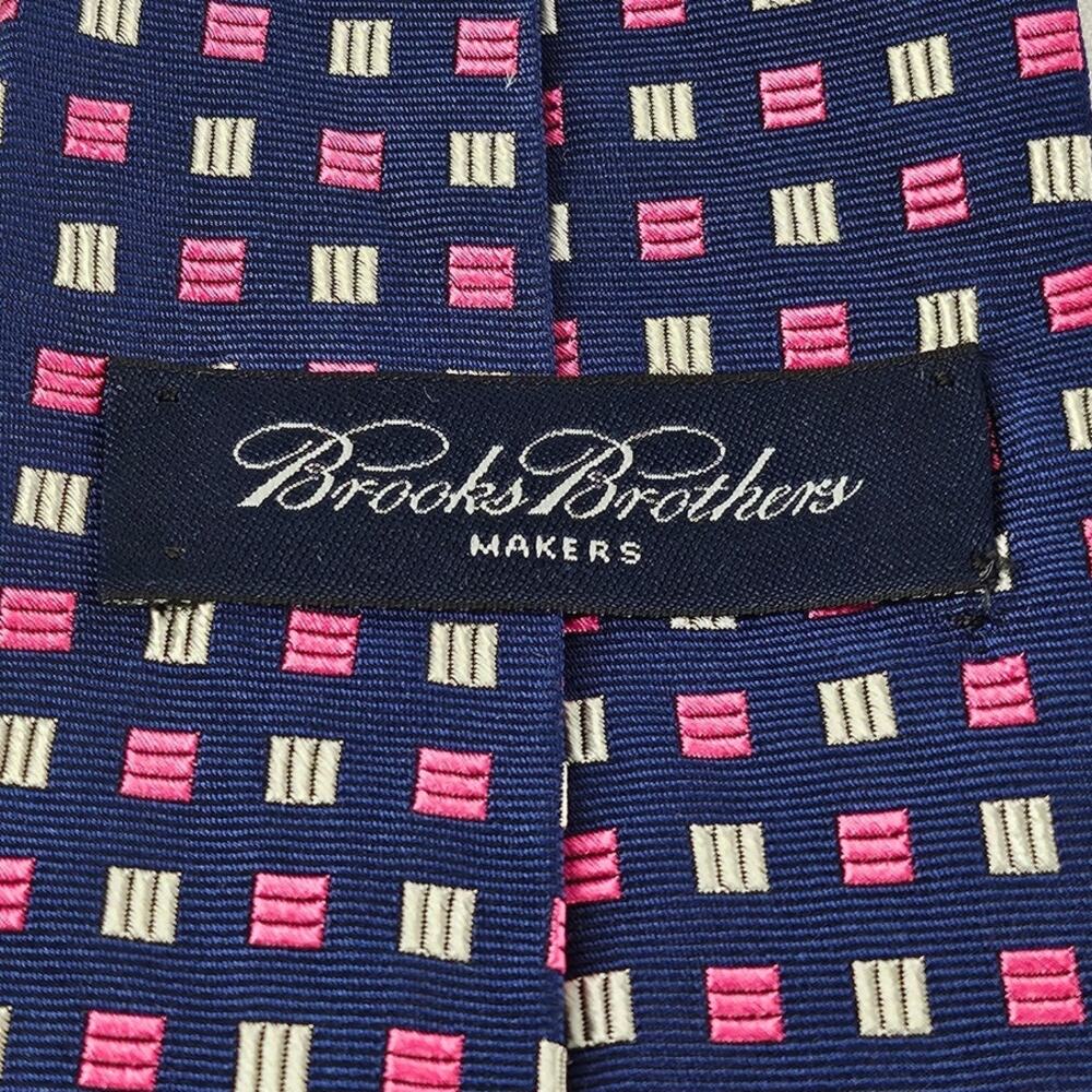 BROOKS BROTHERS MAKERS SILK TIE – BLUE W/ PINK & WHITE PATTERN – 4" WIDTH - Picture 4 of 11